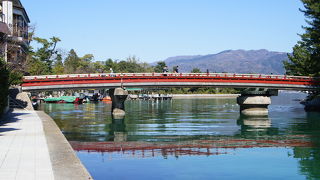 一見普通の橋ですが・・・