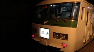 上越線、すごい観光路線なんだけれど…うーん、やっぱりロングシートじゃねぇ