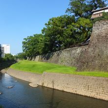 石垣の上にあるべきものがないのは寂しいですね。