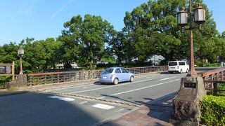 明治天皇のために架けた橋。