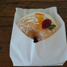 クリオティが高くボリュームあるドーナッツです。