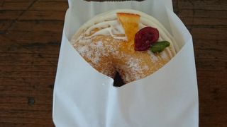 新逗子駅南口側にあるドーナッツのお店。ドーナッツのクリオティが高く美味しい♪