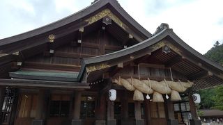 大きな注連縄には感動