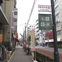 歩道の人通りも殆んどありませんでした