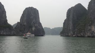 ハノイ市内からのハロン湾ツアー　ピンからキリまで