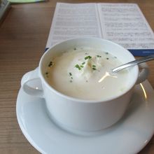 船上ランチのスープ