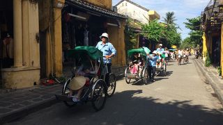 ホイアン旧市街のメイン通りです。