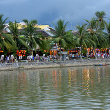 夕暮れ時のホイアン
