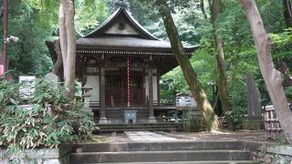 こじんまりとした美しいお堂