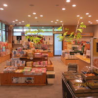 売店は入口横。7：00～21：00　