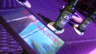 賑やかなグアムの夜