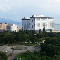 長浜城から見たホテル