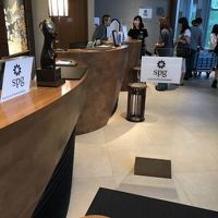 フロントは混雑。