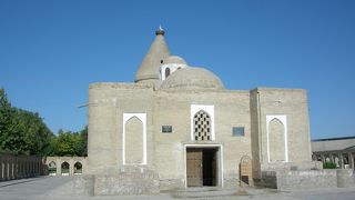 今でも泉から水が湧きだしている