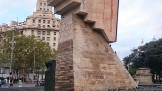 この辺りにホテルをとると大変便利