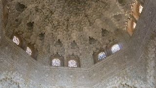 ２枚の敷石に由来