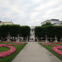 ミラベル広場側の出口付近