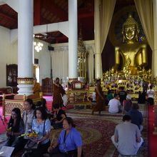 ワットプラシンの仏像