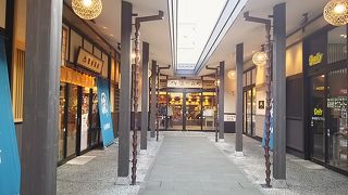 宿場町を感じる雰囲気のあるパーキング