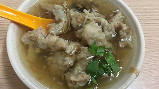 地元感溢れるルーロー飯店