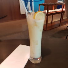 ヴァージンピナコラーダ作ってもらいました