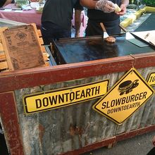 牧草のみで育てた牛を使ったハンバーガー