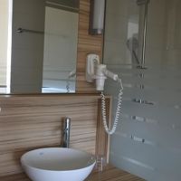 洗面台は小ぶり