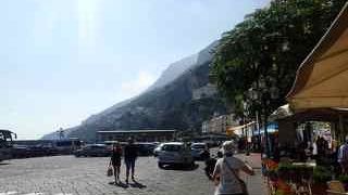 海岸沿いの通り