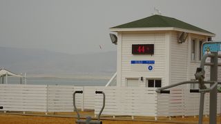 イスラエル側の死海では、泥は購入します。