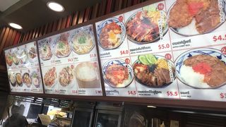 カンボジア人に合わせた店