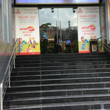 買い物しやすい立地です。