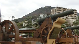  みもすそ川公園のすぐ上で、関門海峡の向こう側の和布刈公園からも良く展望できます。