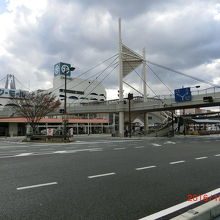 下関駅前のバスターミナル