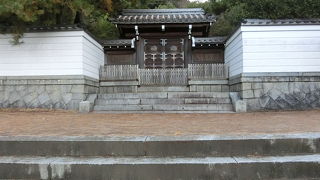 赤間神宮にある安徳天皇のお墓