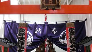 由緒も言われも不明、写真撮影スポットとして人気