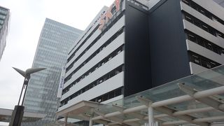 駅近の複合ビル