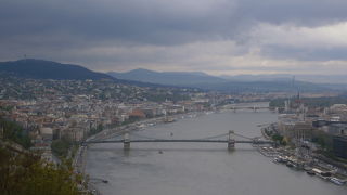 メトロと市バスで行くには