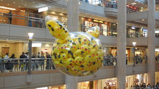 複合商業施設で横浜ランドマークタワーの隣に立地