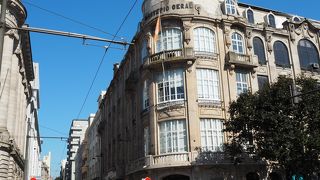 リベルダーデ広場の横を通っている通り