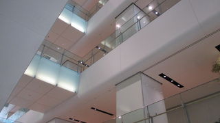 新しいビルです