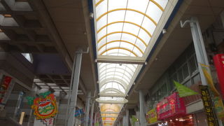 お土産屋さん充実の商店街