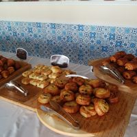 朝のベーカリー