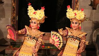 素晴らしい踊りが見られます。