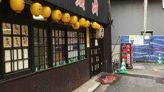100円ビールを自分でも注いでプチカンパイ