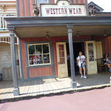 ピンクの服屋さん