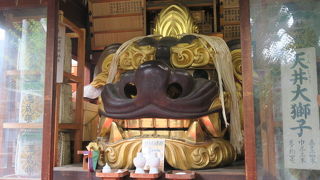 波除稲荷神社にある獅子さん