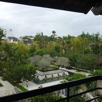 ラナイからの眺めは良く、リラックスできます