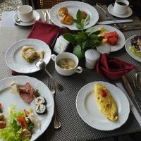 朝食バフェでは現地料理が多かったです