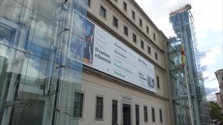 １９時から無料見学できます。