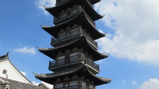 嘉定古鎮の中心にある古塔。細くて安定感に欠ける塔です。